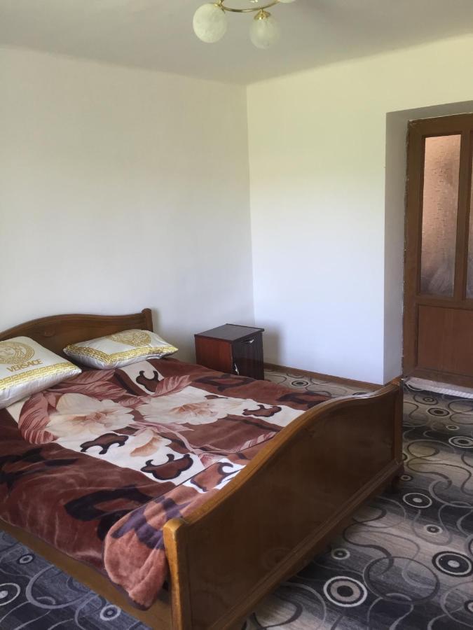 Friend'S House Rooms Near Airport Ghukasavan Exterior photo