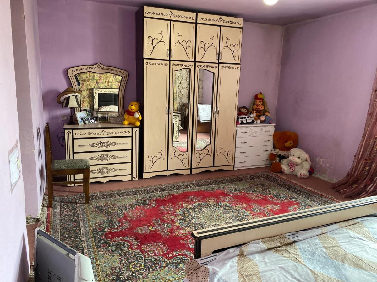Friend'S House Rooms Near Airport Ghukasavan Exterior photo